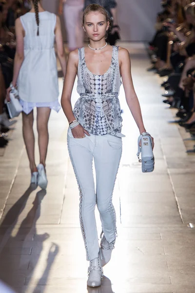 Look 22